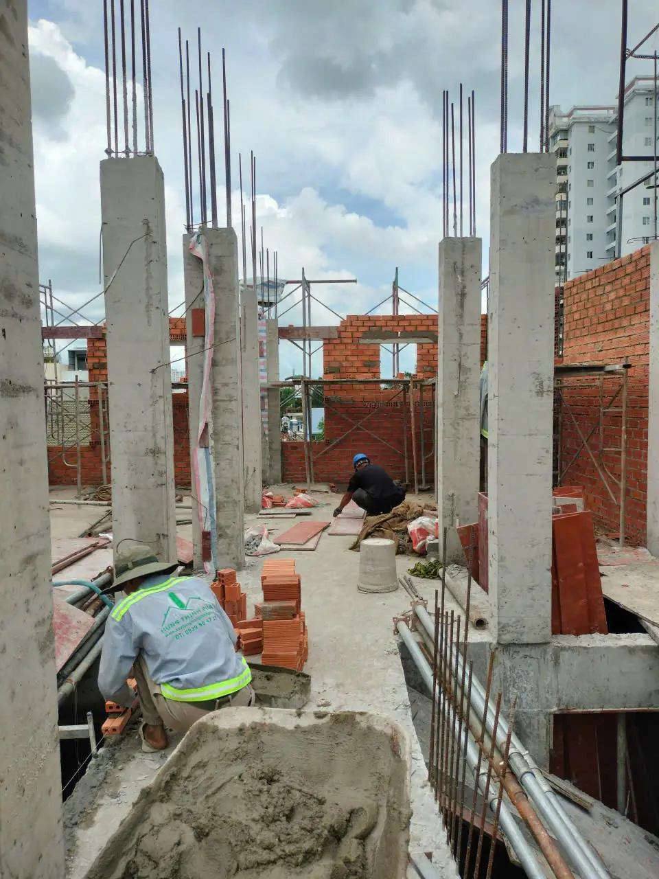 đơn gi&aacute; x&acirc;y th&ocirc; nh&agrave; 2 tầng