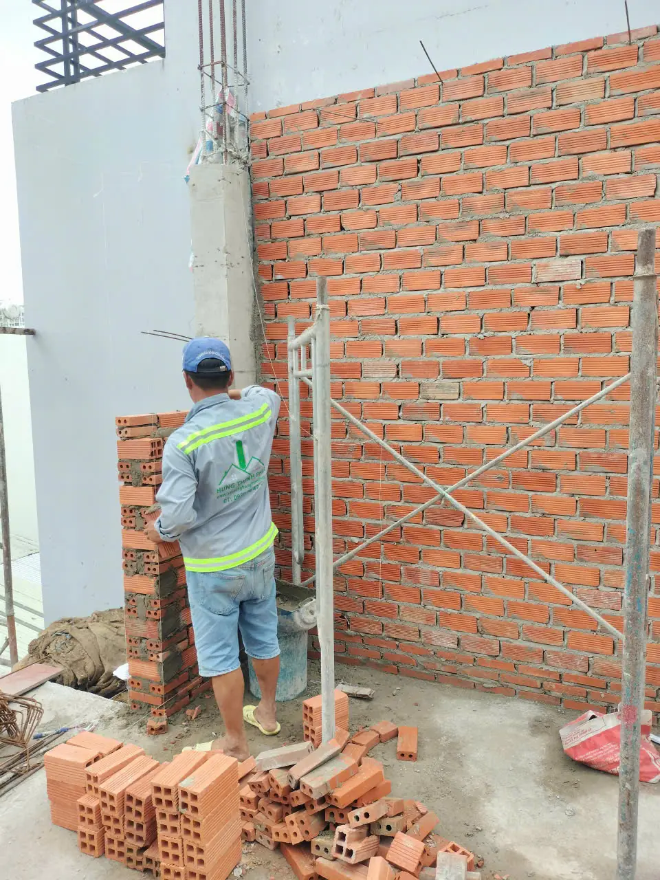 đơn gi&aacute; x&acirc;y th&ocirc; nh&agrave; 2 tầng